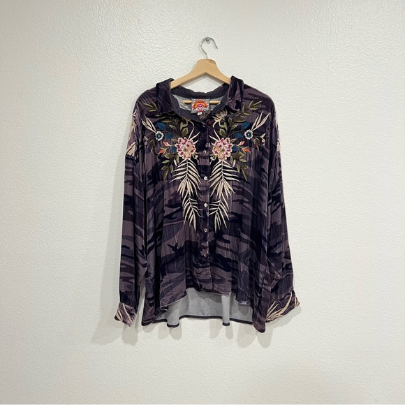 EUC Johnny Was embroidered velvet purple top - Picture 2 of 5